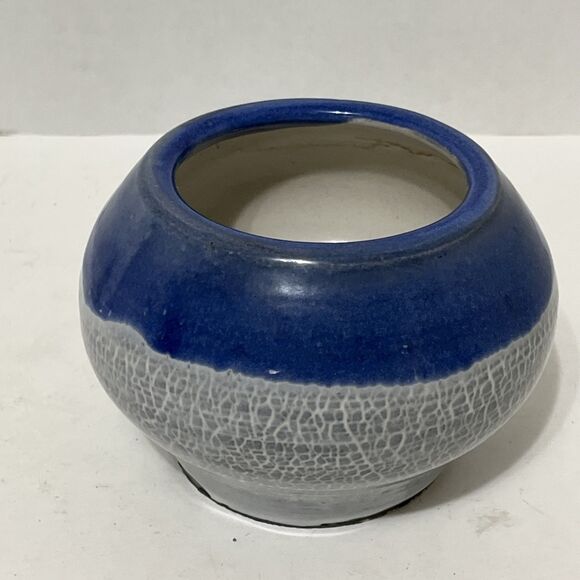 Beautiful Studio Pottery Pot Planter Vase Blue Crackle Glaze Beach Signed VM - Picture 5 of 7